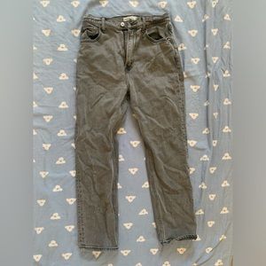 Abercrombie ankle straight ultra high rise size 28